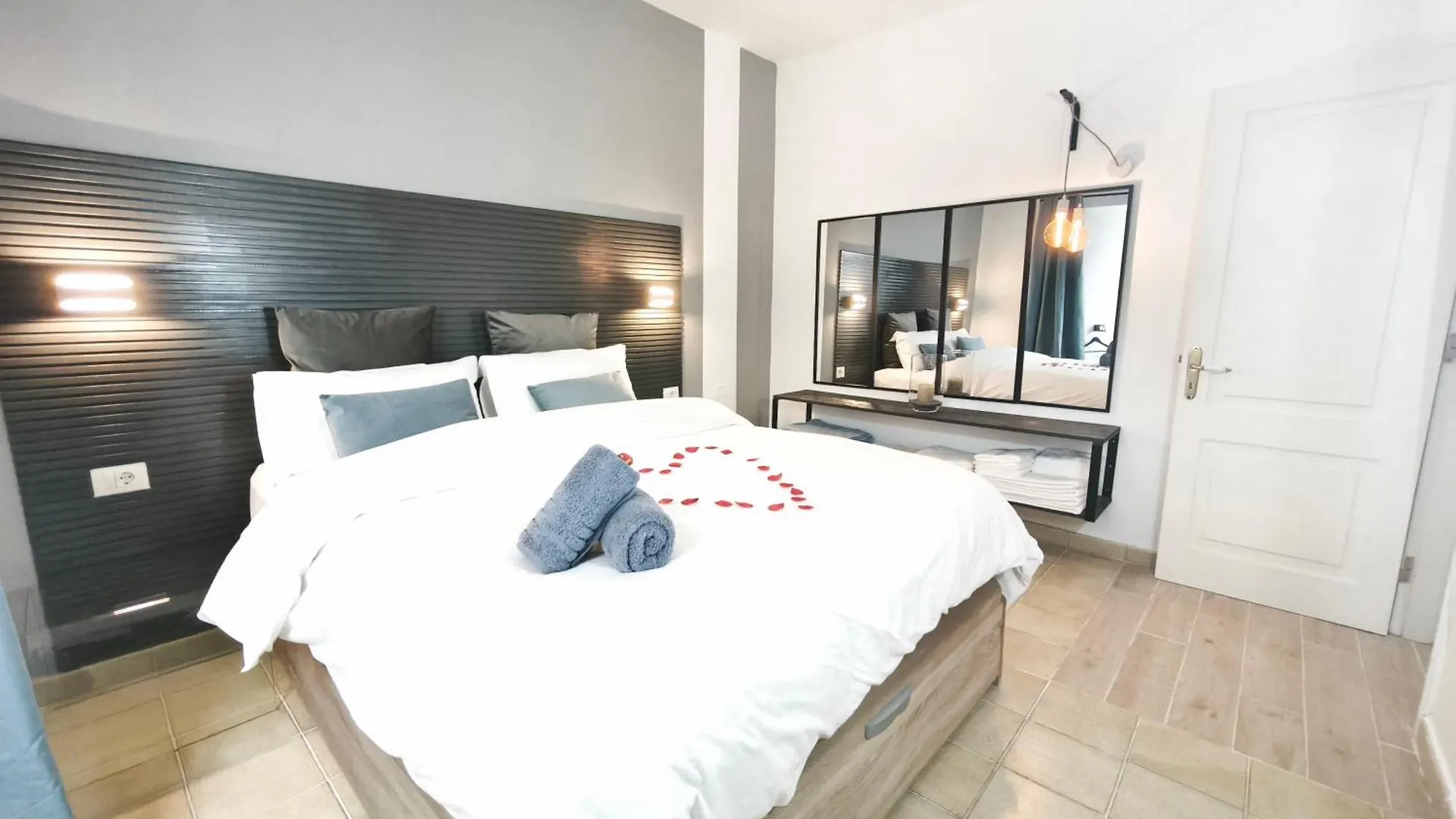 Rooftop Bungalow Pamro - Private Jacuzzi - Fitness Area - Free Wifi - Air Conditioner - Pool - Modern & Comfortable - Sunnygolf Maspalomas  Spain