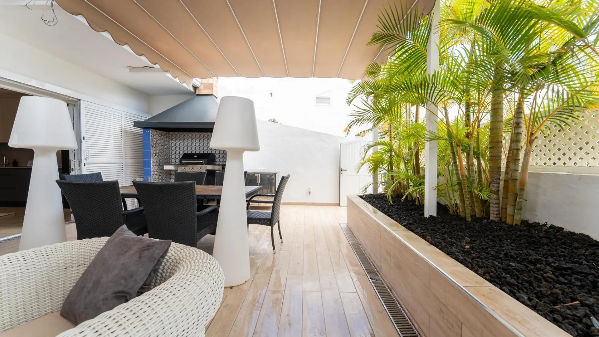 Holiday home Rooftop Bungalow Pamro - Private Jacuzzi - Fitness Area - Free Wifi - Air Conditioner - Pool - Modern & Comfortable - Sunnygolf Maspalomas
