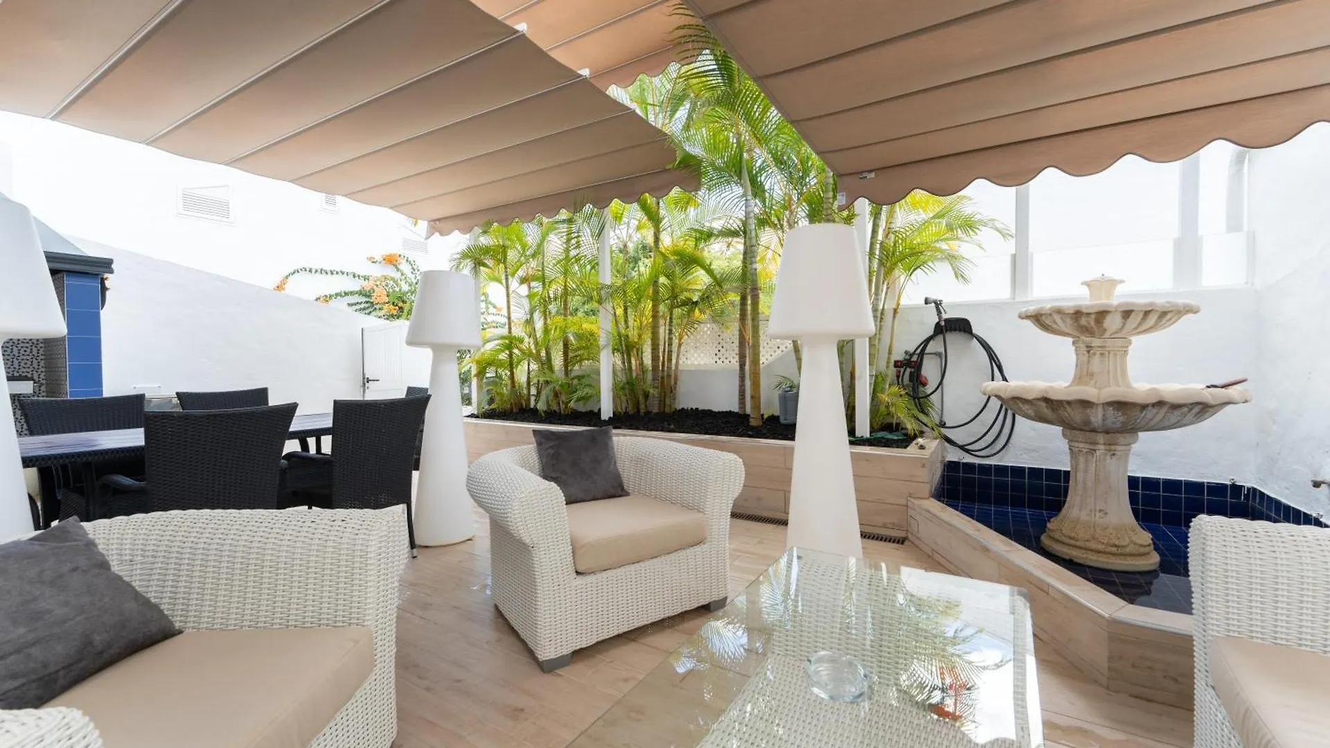 Rooftop Bungalow Pamro - Private Jacuzzi - Fitness Area - Free Wifi - Air Conditioner - Pool - Modern & Comfortable - Sunnygolf Maspalomas  0*, Maspalomas (Gran Canaria) Spain