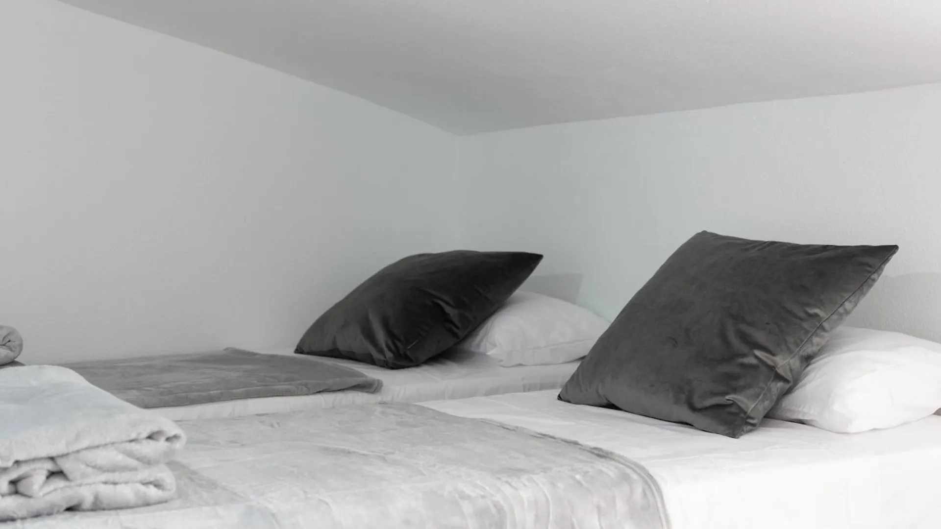 Rooftop Bungalow Pamro - Private Jacuzzi - Fitness Area - Free Wifi - Air Conditioner - Pool - Modern & Comfortable - Sunnygolf Maspalomas  Maspalomas (Gran Canaria)