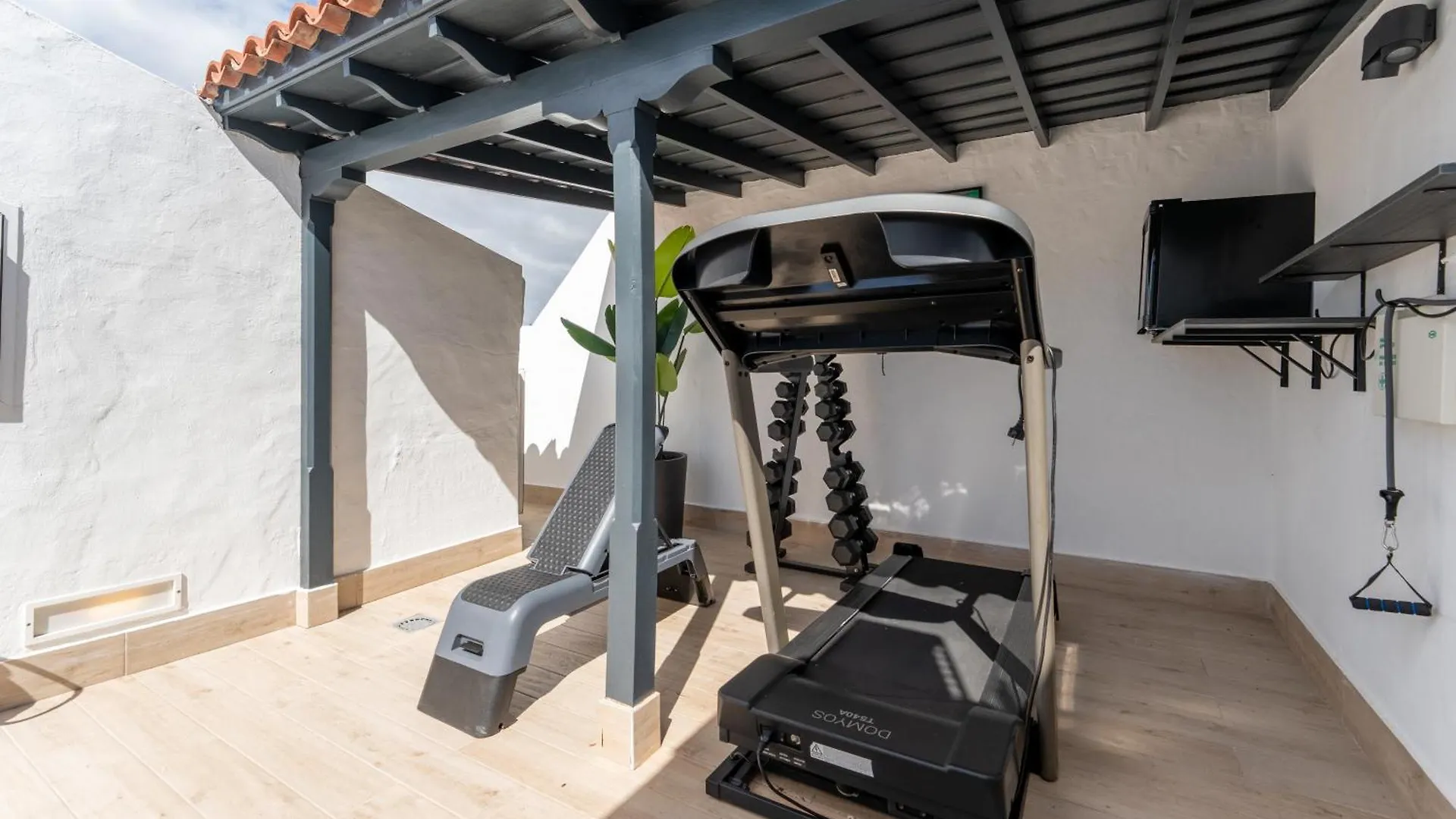 Rooftop Bungalow Pamro - Private Jacuzzi - Fitness Area - Free Wifi - Air Conditioner - Pool - Modern & Comfortable - Sunnygolf Maspalomas  0*, Maspalomas (Gran Canaria) Spain